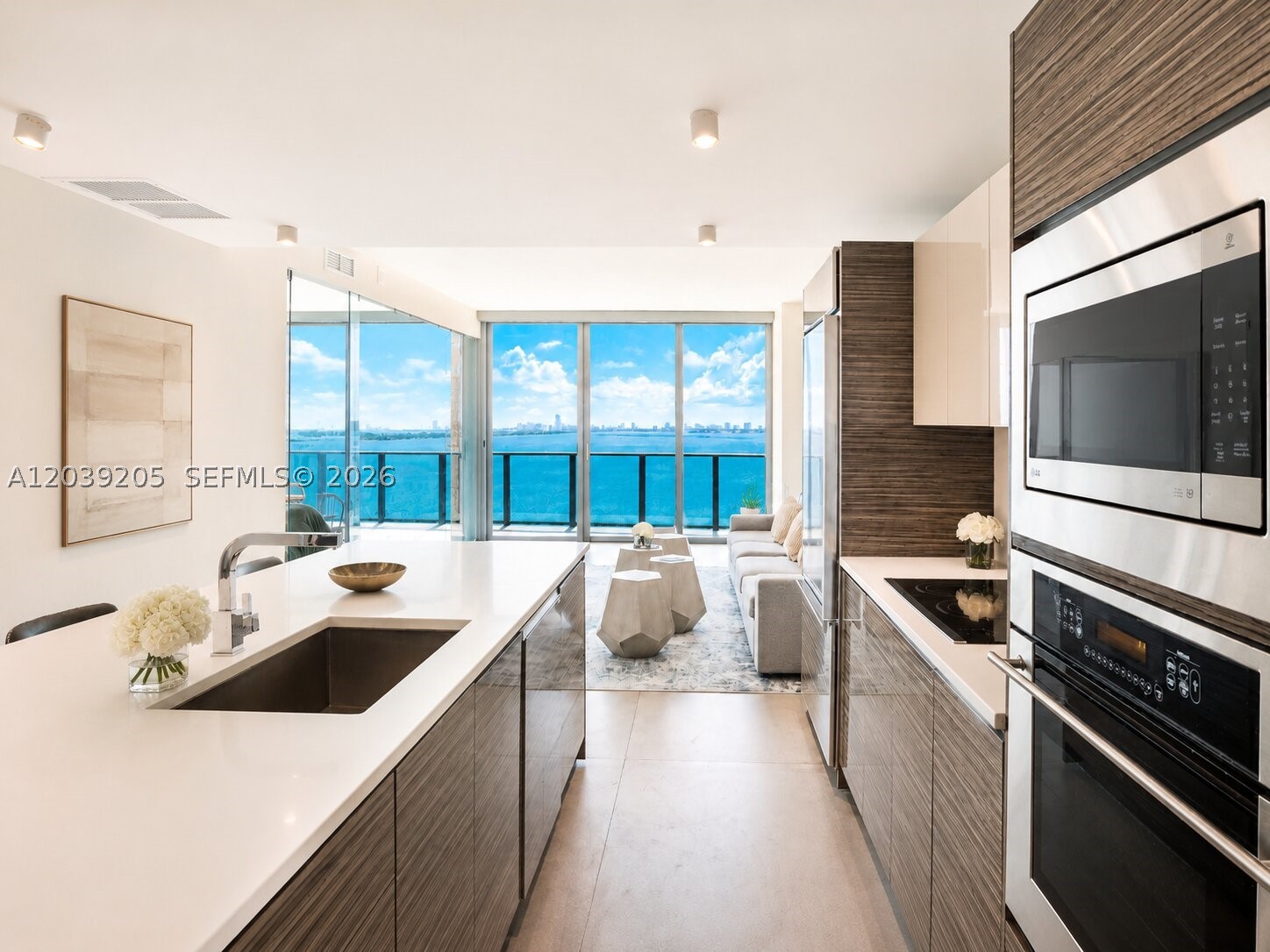 ICON BAY CONDO - Residential