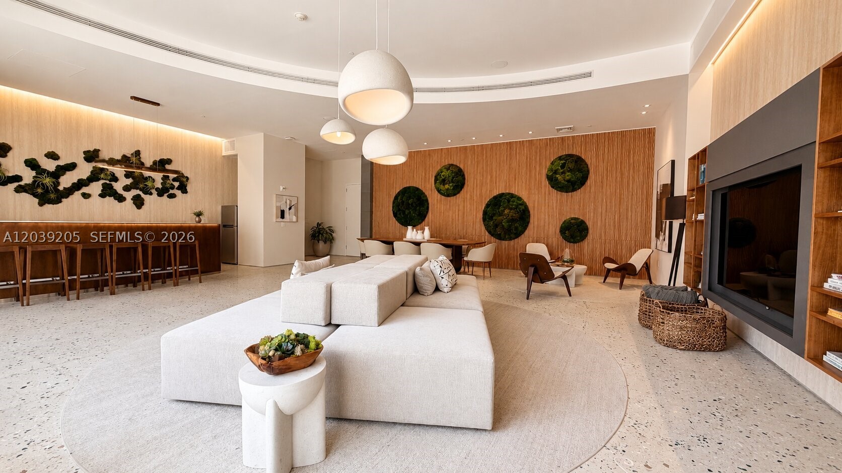 ICON BAY CONDO - Residential