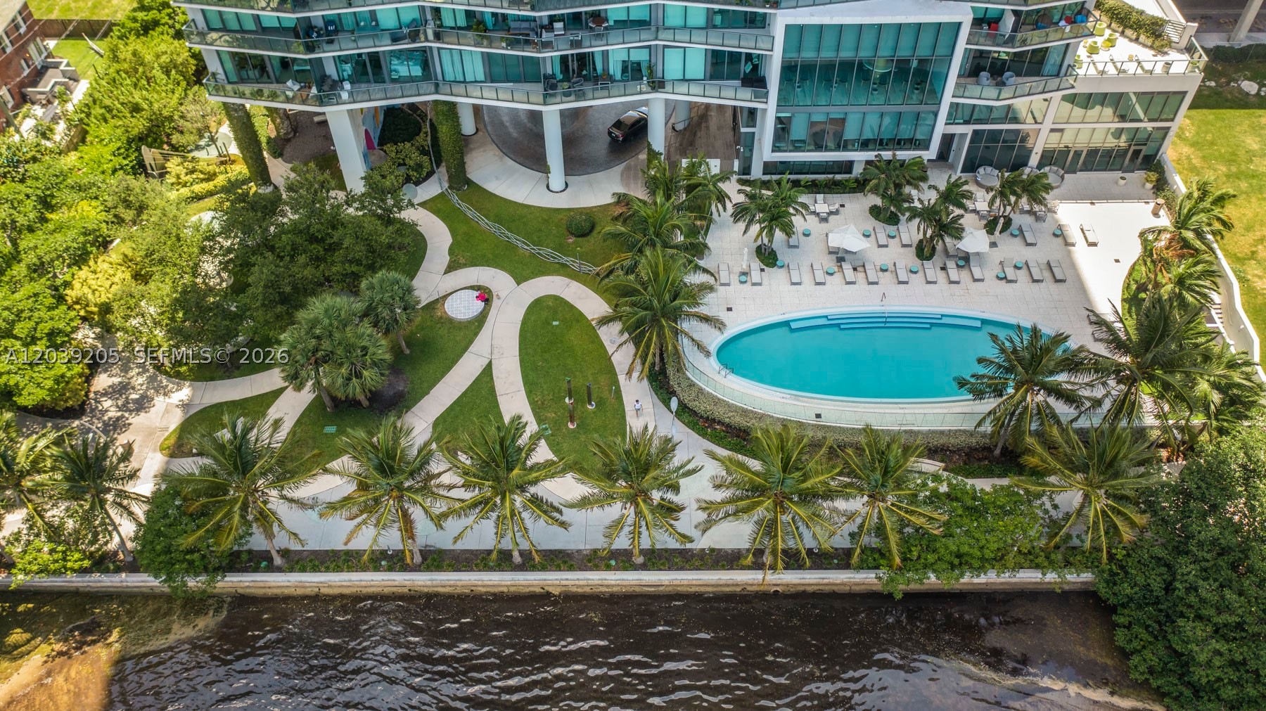 ICON BAY CONDO - Residential