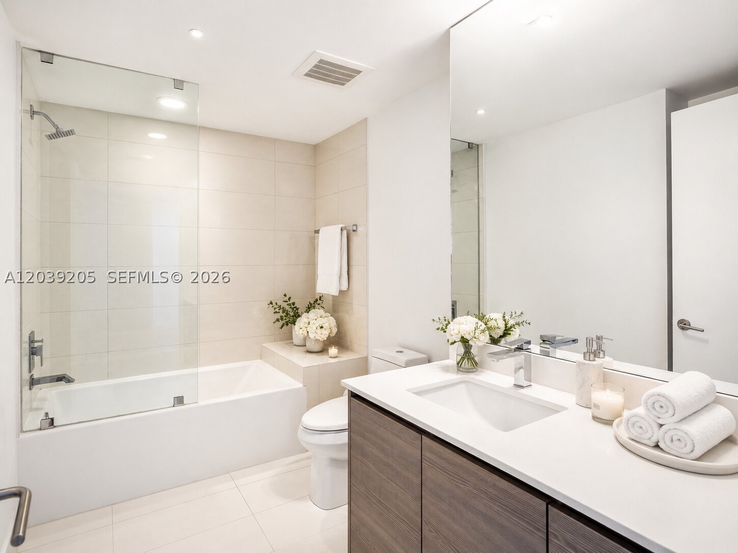 ICON BAY CONDO - Residential