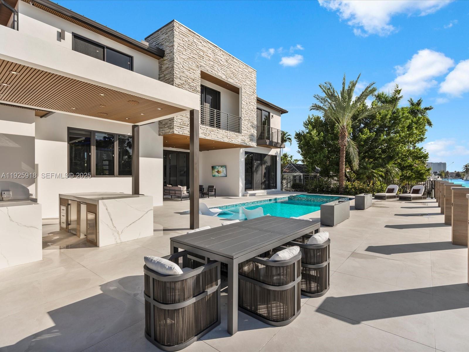 VENICE RESUB OF BLKS 5 & - Residential