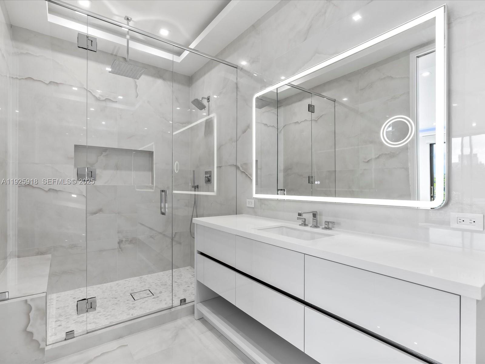 VENICE RESUB OF BLKS 5 & - Residential