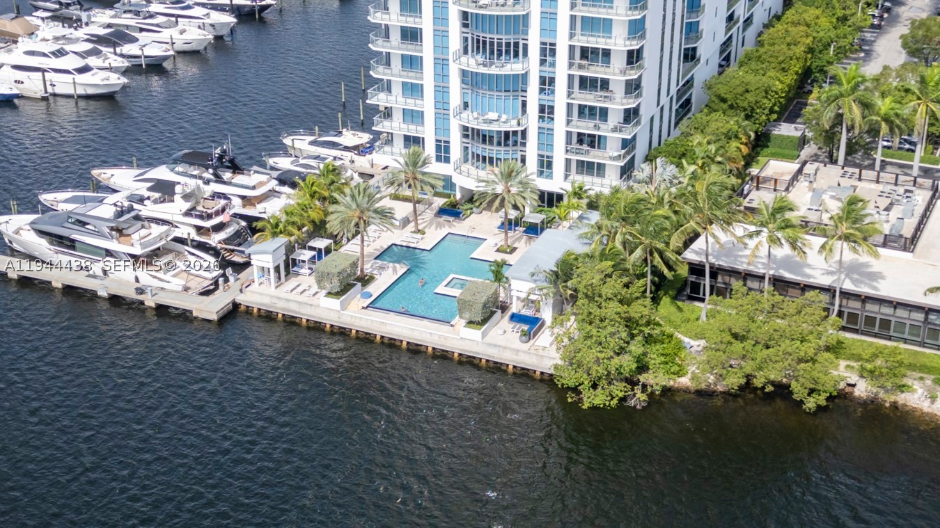 MARINA PALMS RESIDENCES - Residential