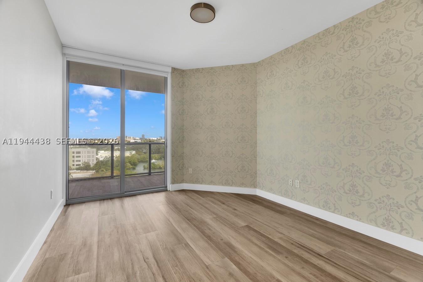 MARINA PALMS RESIDENCES - Residential