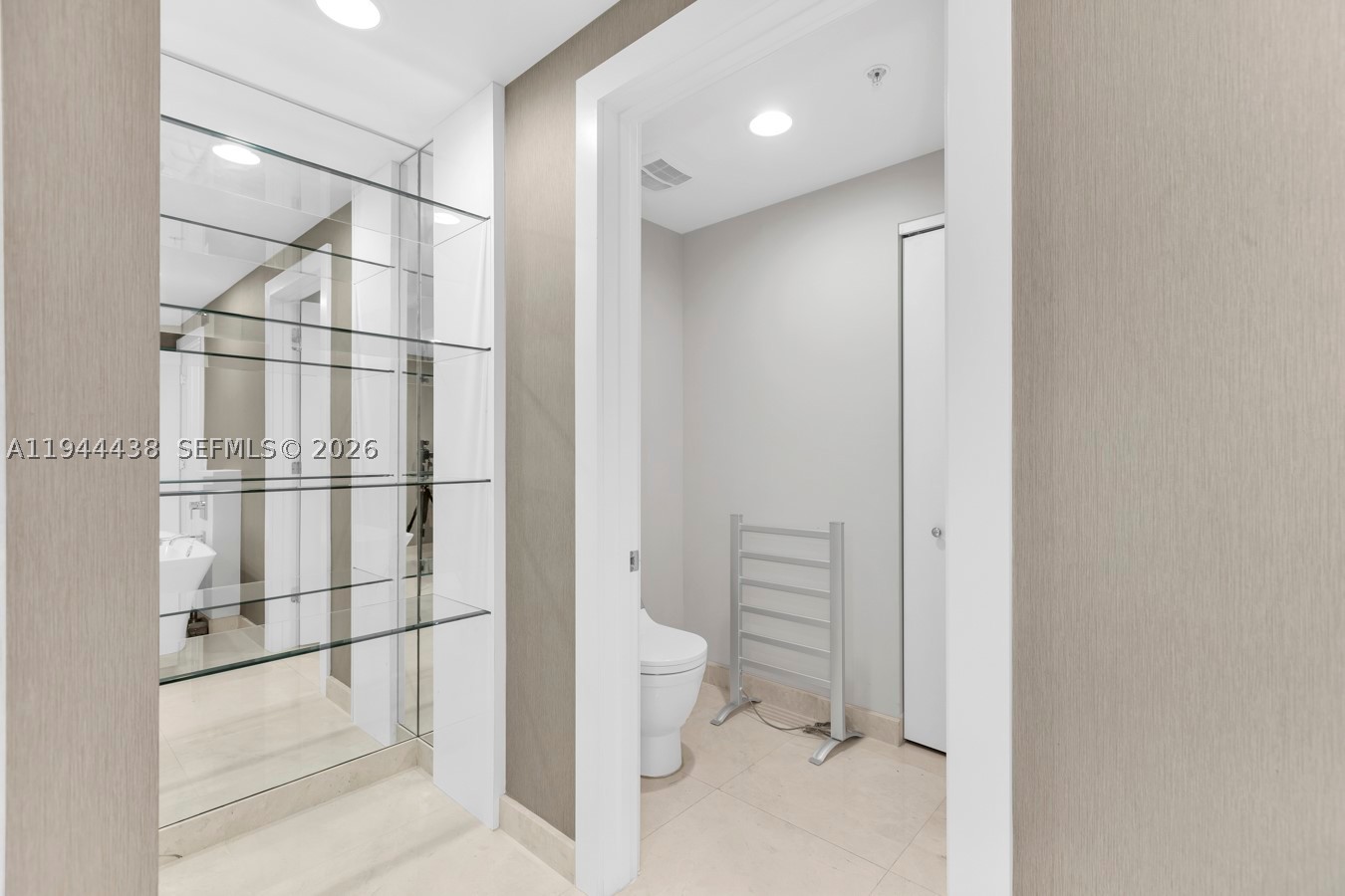MARINA PALMS RESIDENCES - Residential