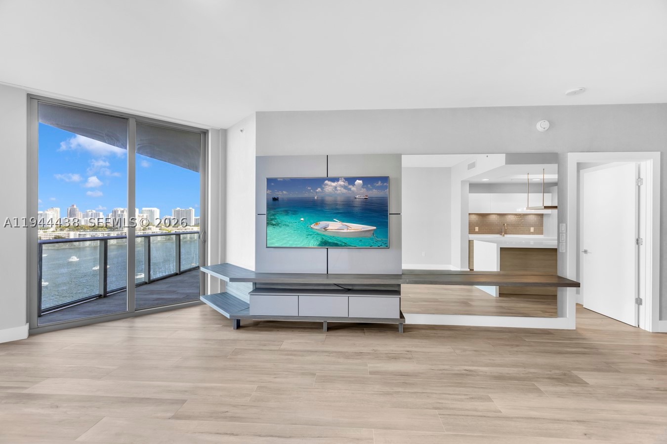 MARINA PALMS RESIDENCES - Residential
