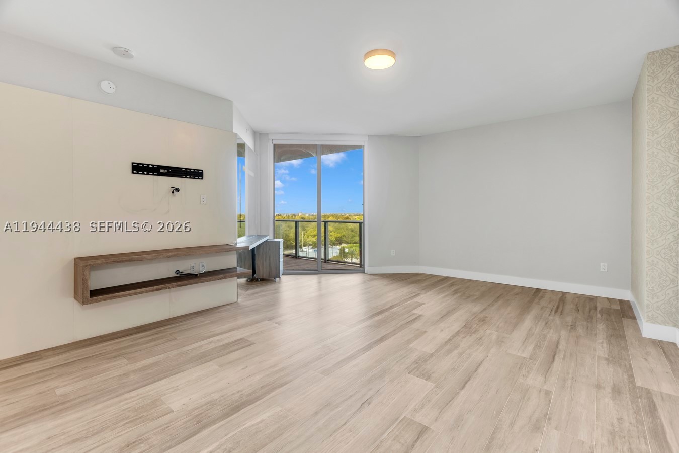 MARINA PALMS RESIDENCES - Residential