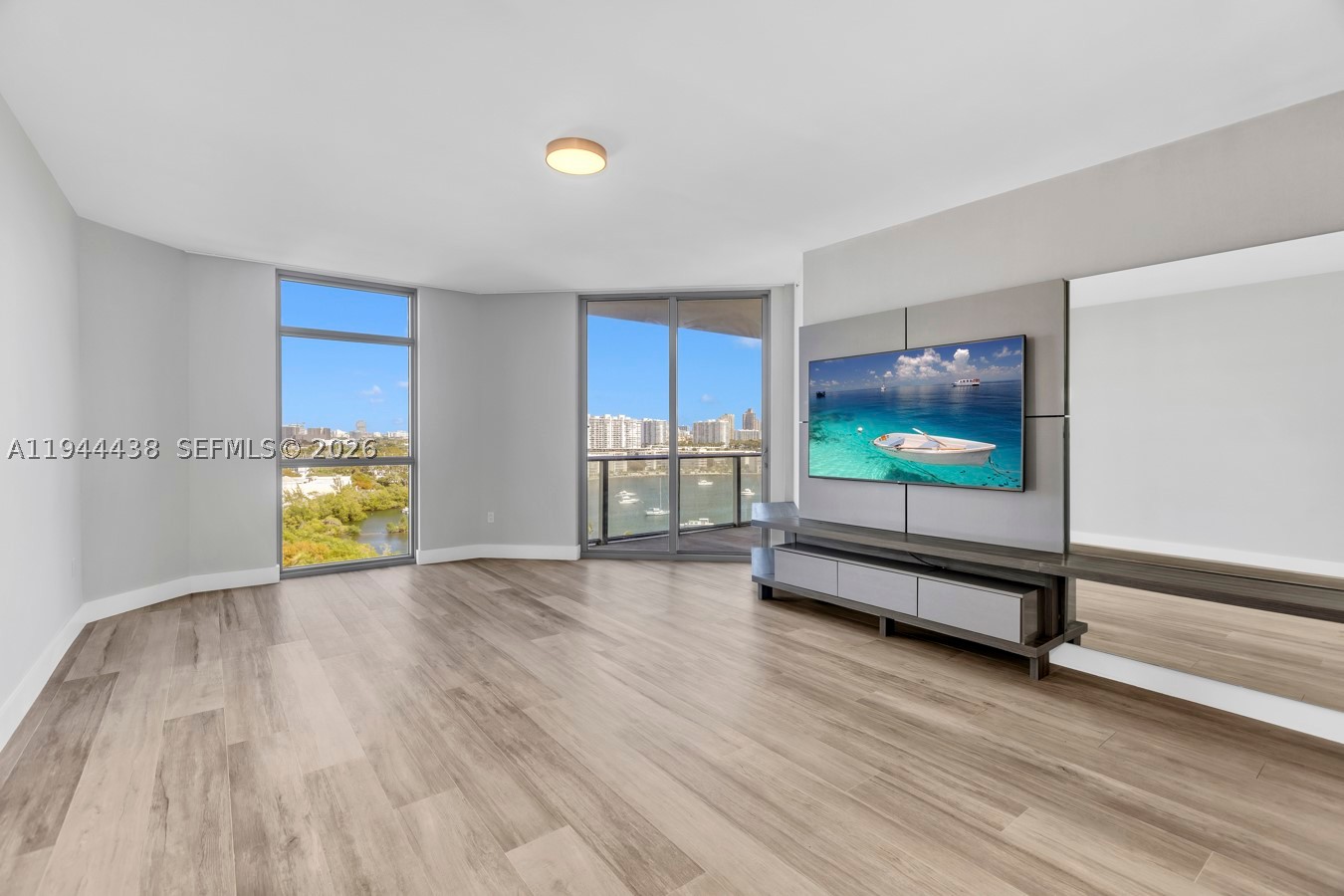 MARINA PALMS RESIDENCES - Residential