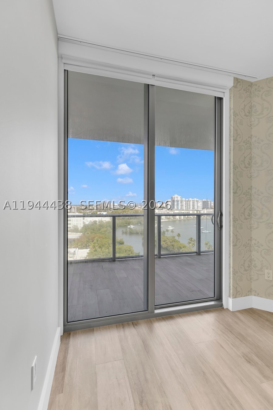 MARINA PALMS RESIDENCES - Residential