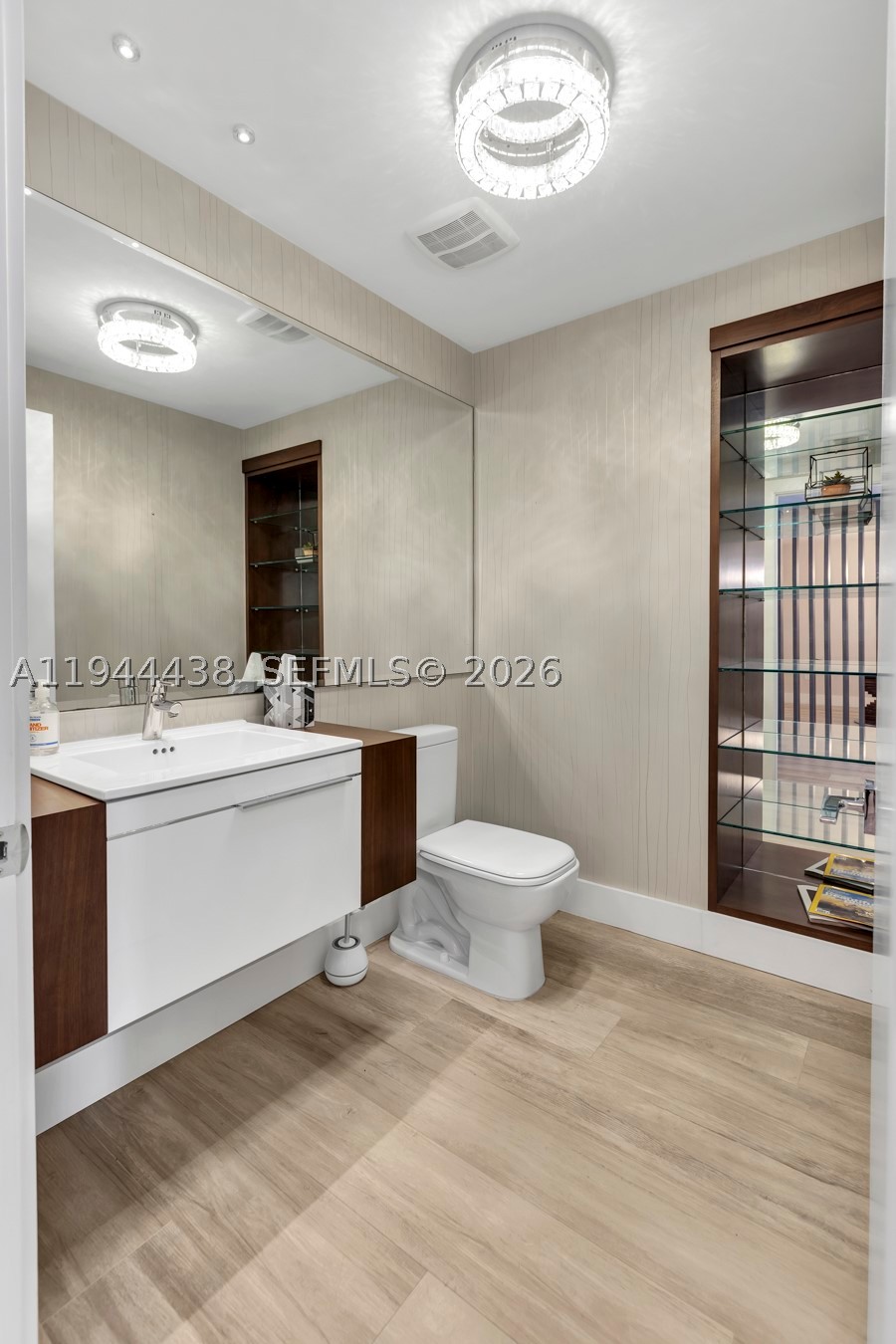 MARINA PALMS RESIDENCES - Residential
