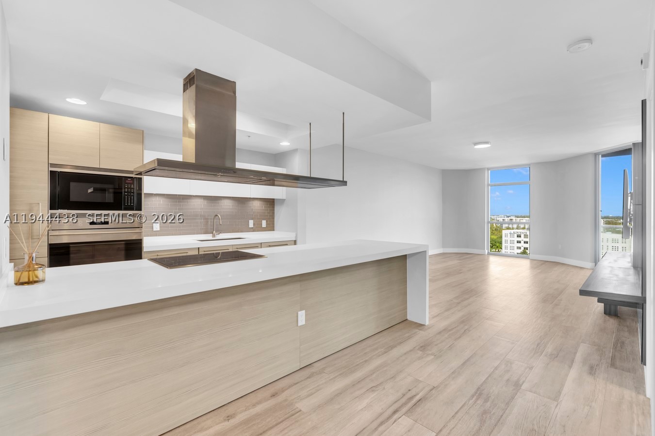 MARINA PALMS RESIDENCES - Residential