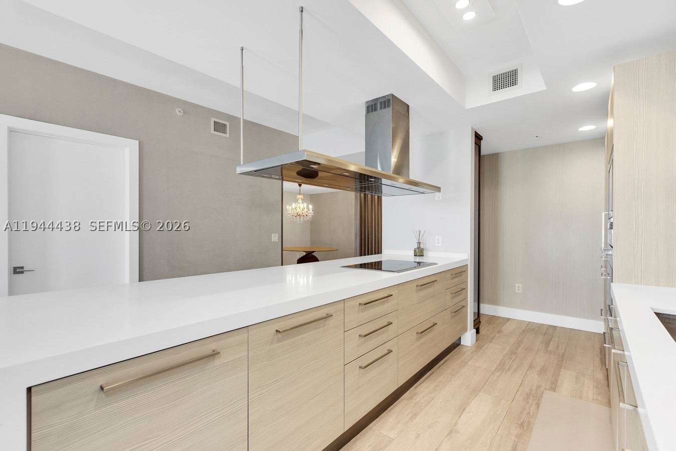 MARINA PALMS RESIDENCES - Residential