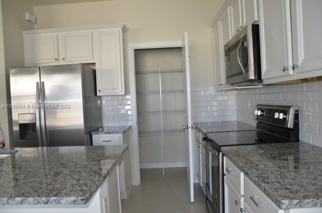 PARKVIEW AT HILLCRES - Residential Lease