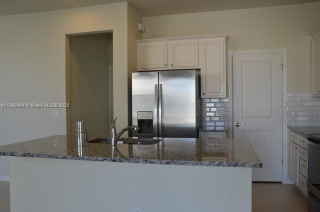 PARKVIEW AT HILLCRES - Residential Lease
