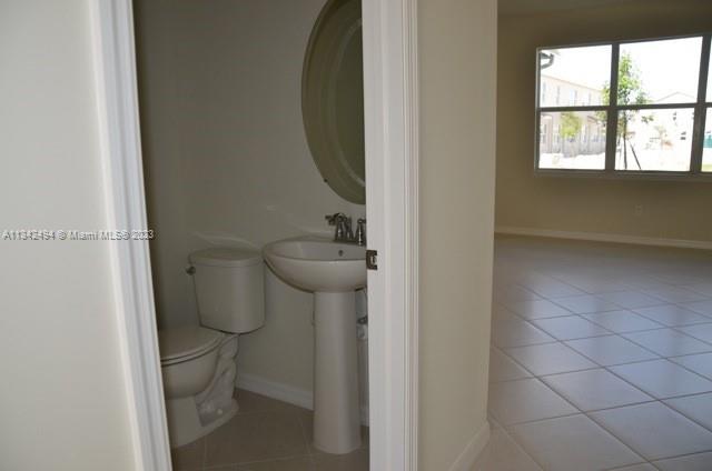 PARKVIEW AT HILLCRES - Residential Lease