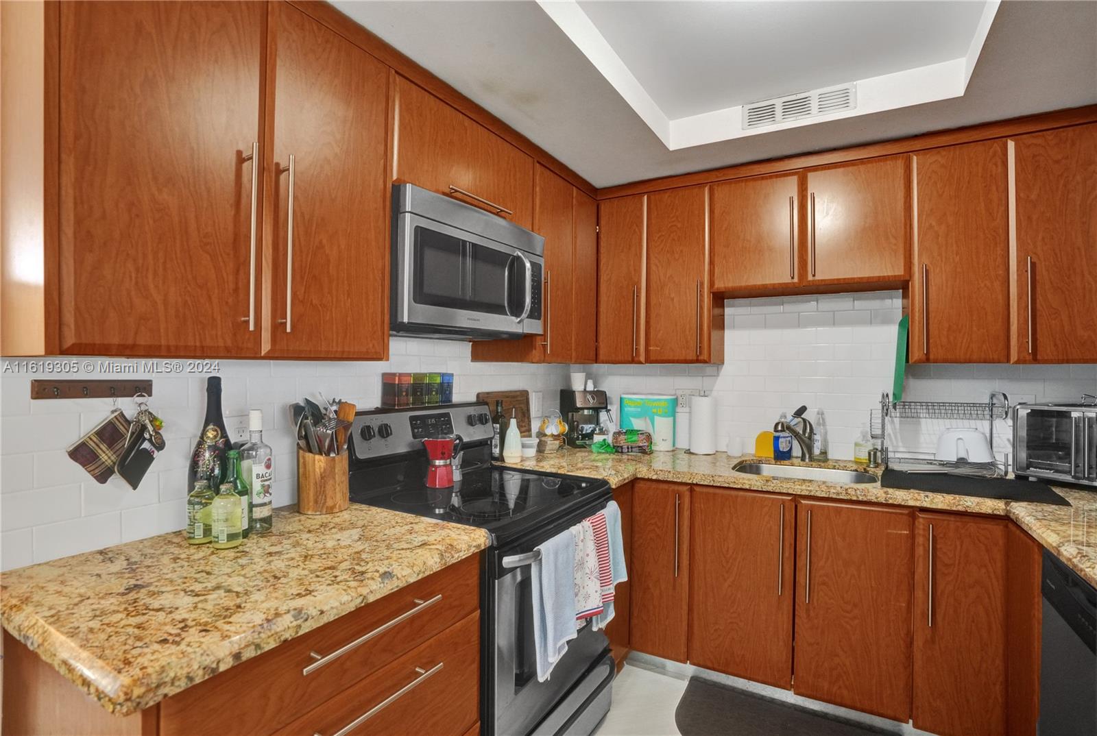 DORSET HOUSE CONDO - Residential Lease