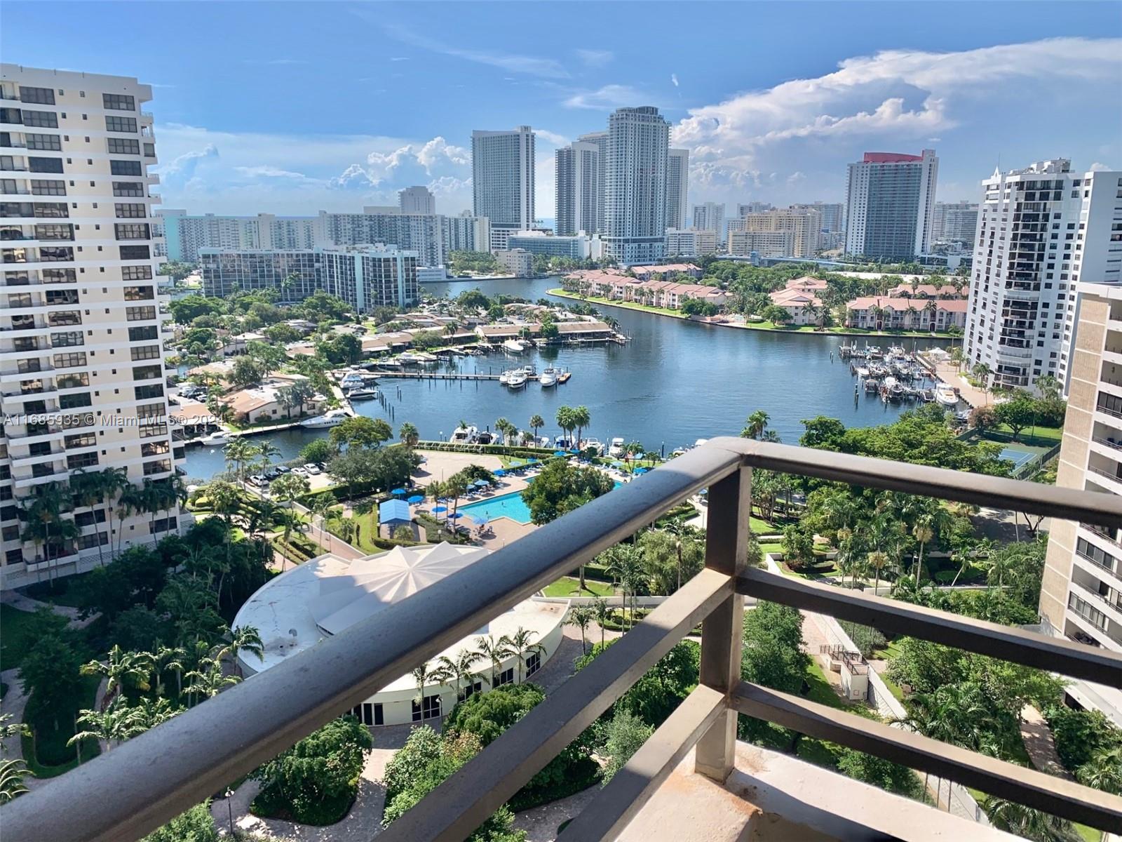 Priced to sell!!! Stunning one bedroom penthouse on the water! Experience waterfront living in this spacious and bright penthouse unit featuring one full bathroom and a convenient half bath. Enjoy breathtaking east-facing water views from your private sanctuary. Open kitchen with tiled floors throughout.
Building Amenities: Full-service building with 24/7 security, Two pools for relaxation, New state-of-the-art fitness center, BBQ area for entertaining, Courtesy bus service, Tennis courts, lush landscaping & so much more!
Just one mile from the beach
Walking distance to shops, grocery stores, and restaurants.
Flexible rental terms—can rent from day one! No AIRBNB! Don't miss out on this fantastic opportunity to live in a prime location with all the amenities you could wish for!