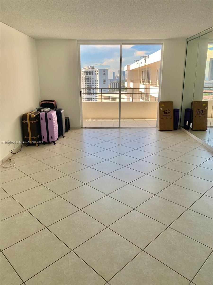 OLYMPUS CONDO PHASE - Residential