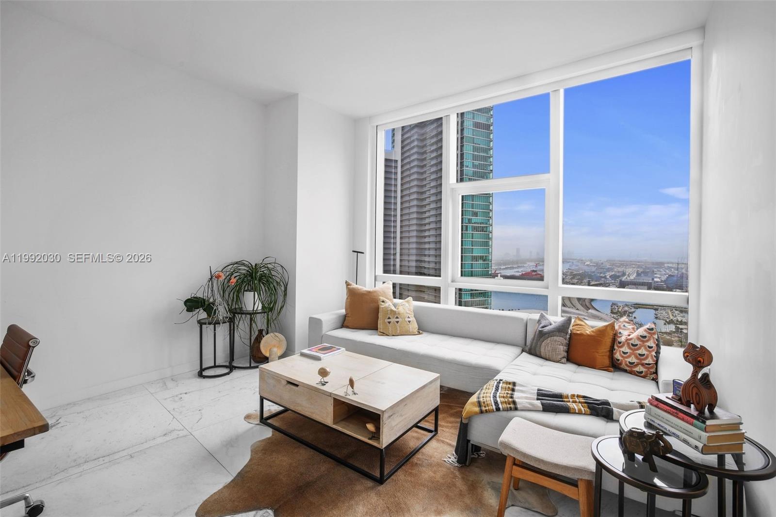 PARAMOUNT MIAMI WORLDCENT - Residential
