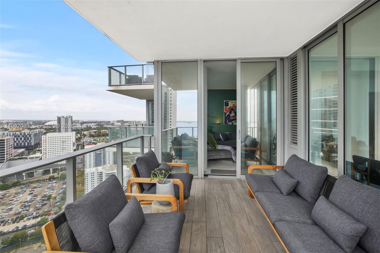 PARAMOUNT MIAMI WORLDCENT - Residential