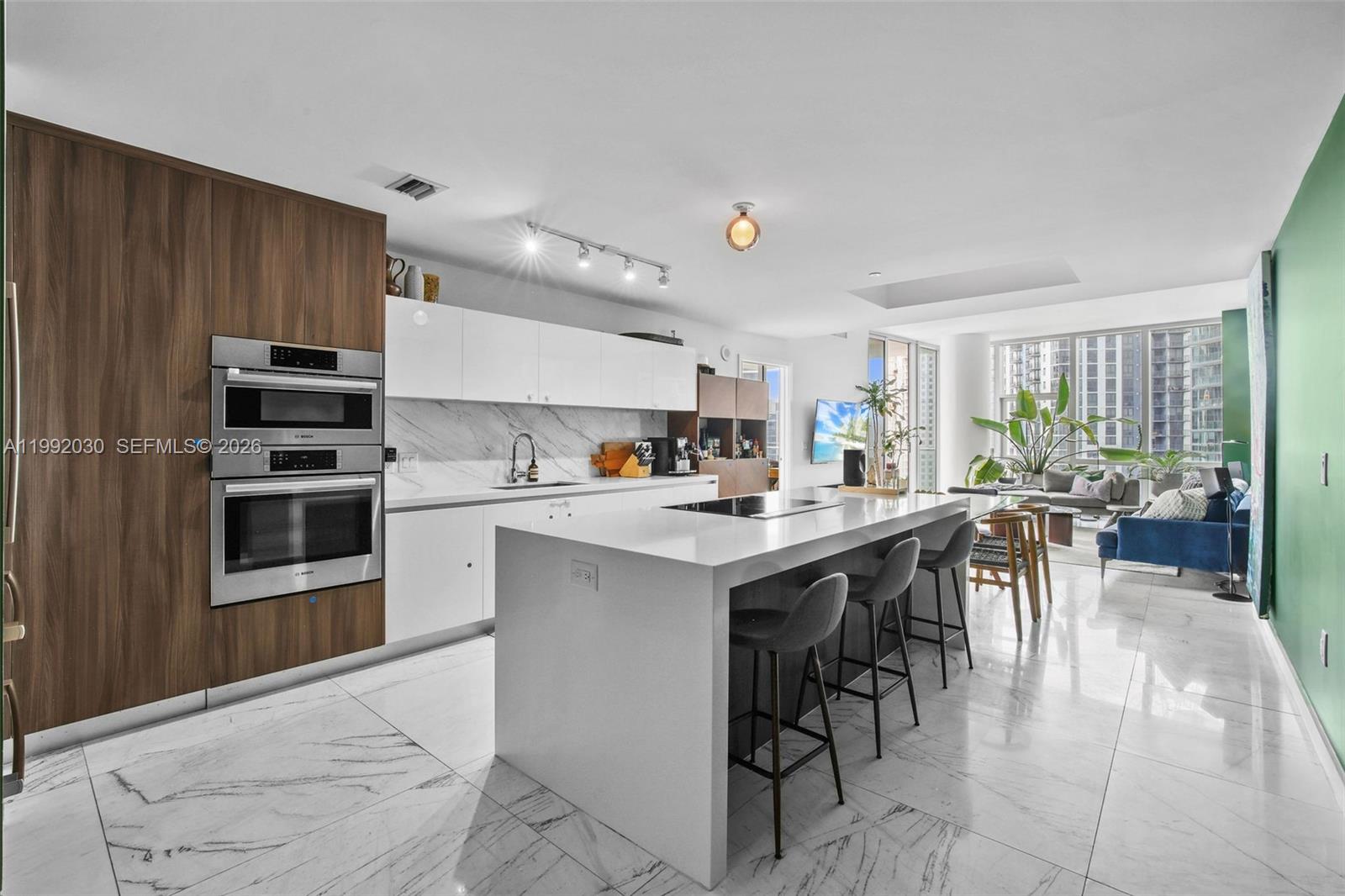 PARAMOUNT MIAMI WORLDCENT - Residential