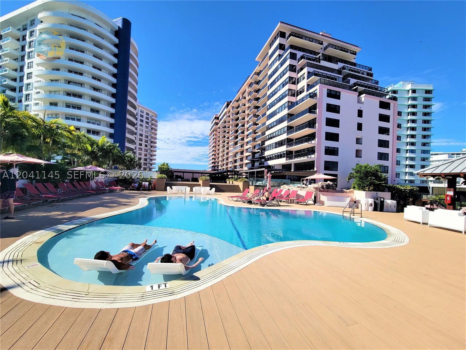 THE ALEXANDER CONDO - Residential