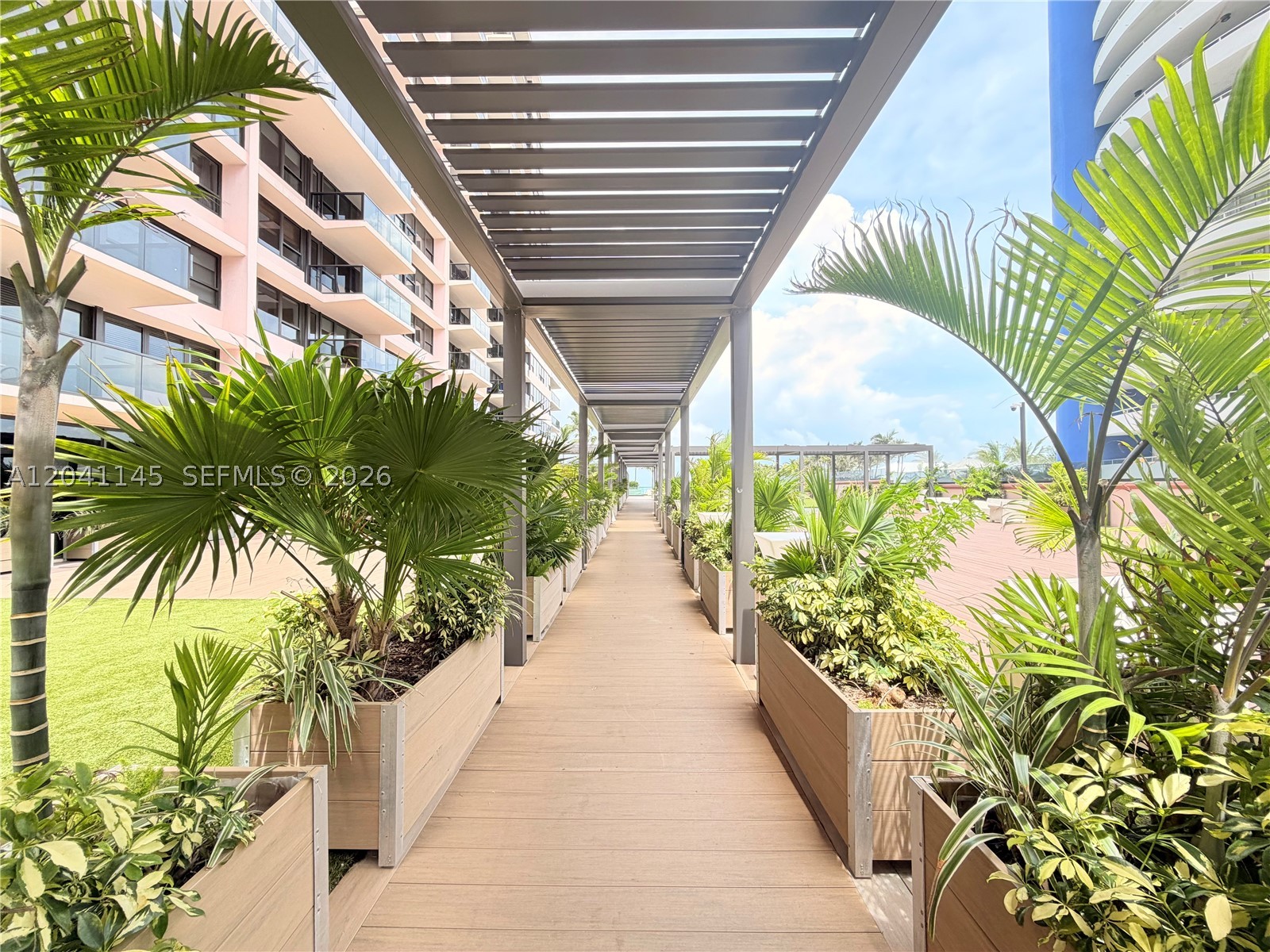 THE ALEXANDER CONDO - Residential