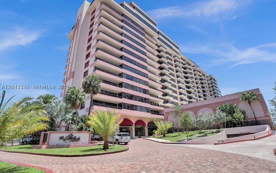 THE ALEXANDER CONDO - Residential