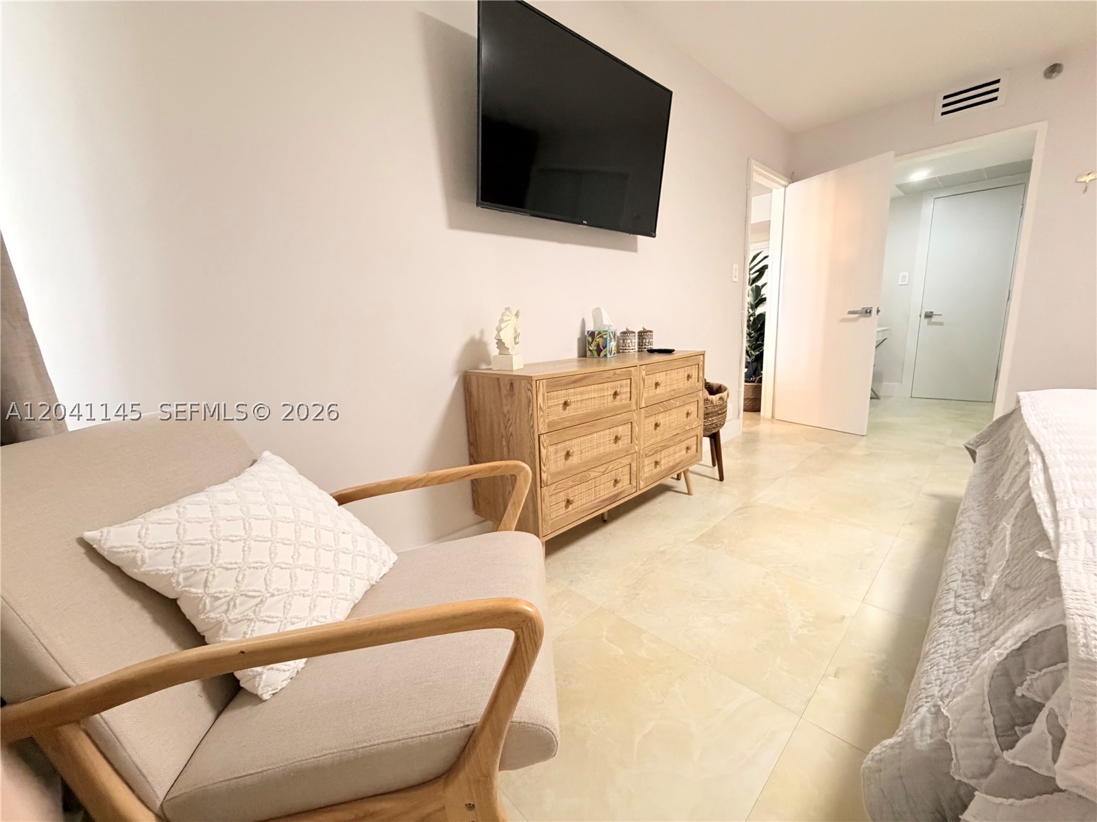 THE ALEXANDER CONDO - Residential