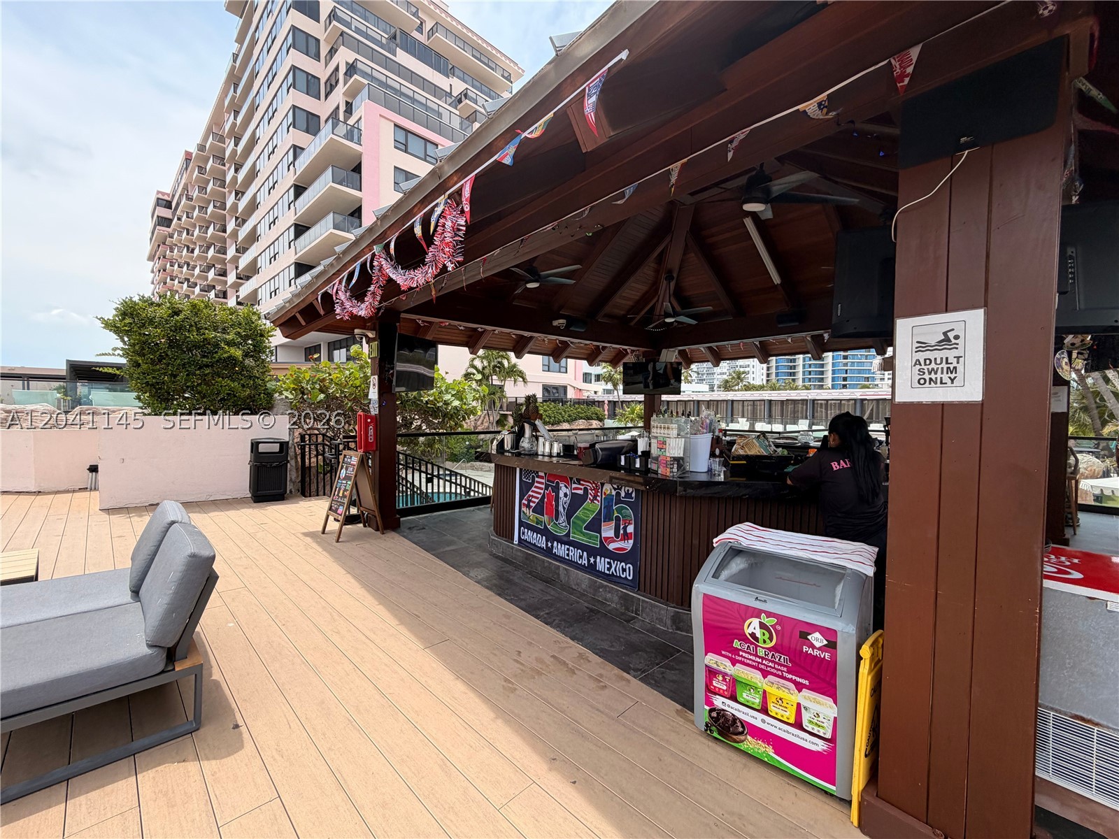THE ALEXANDER CONDO - Residential