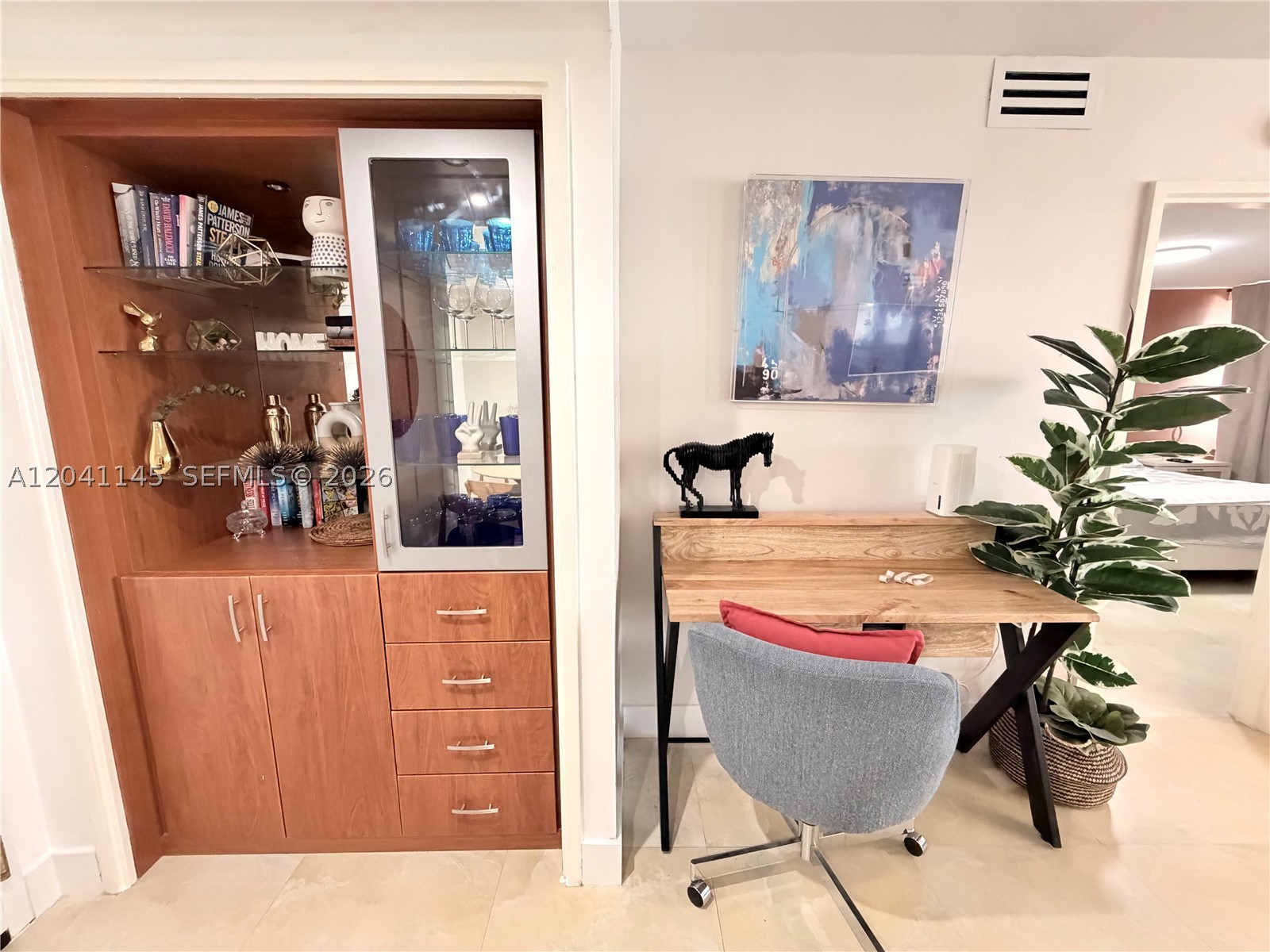 THE ALEXANDER CONDO - Residential