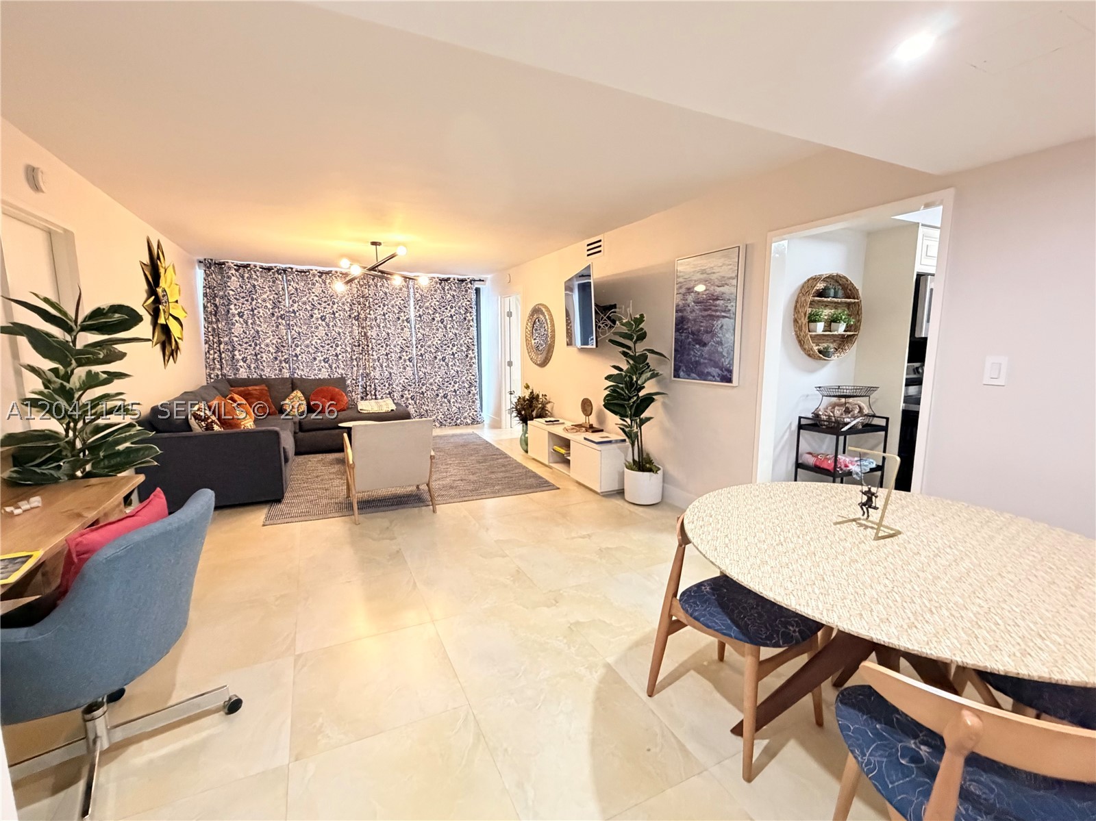 THE ALEXANDER CONDO - Residential