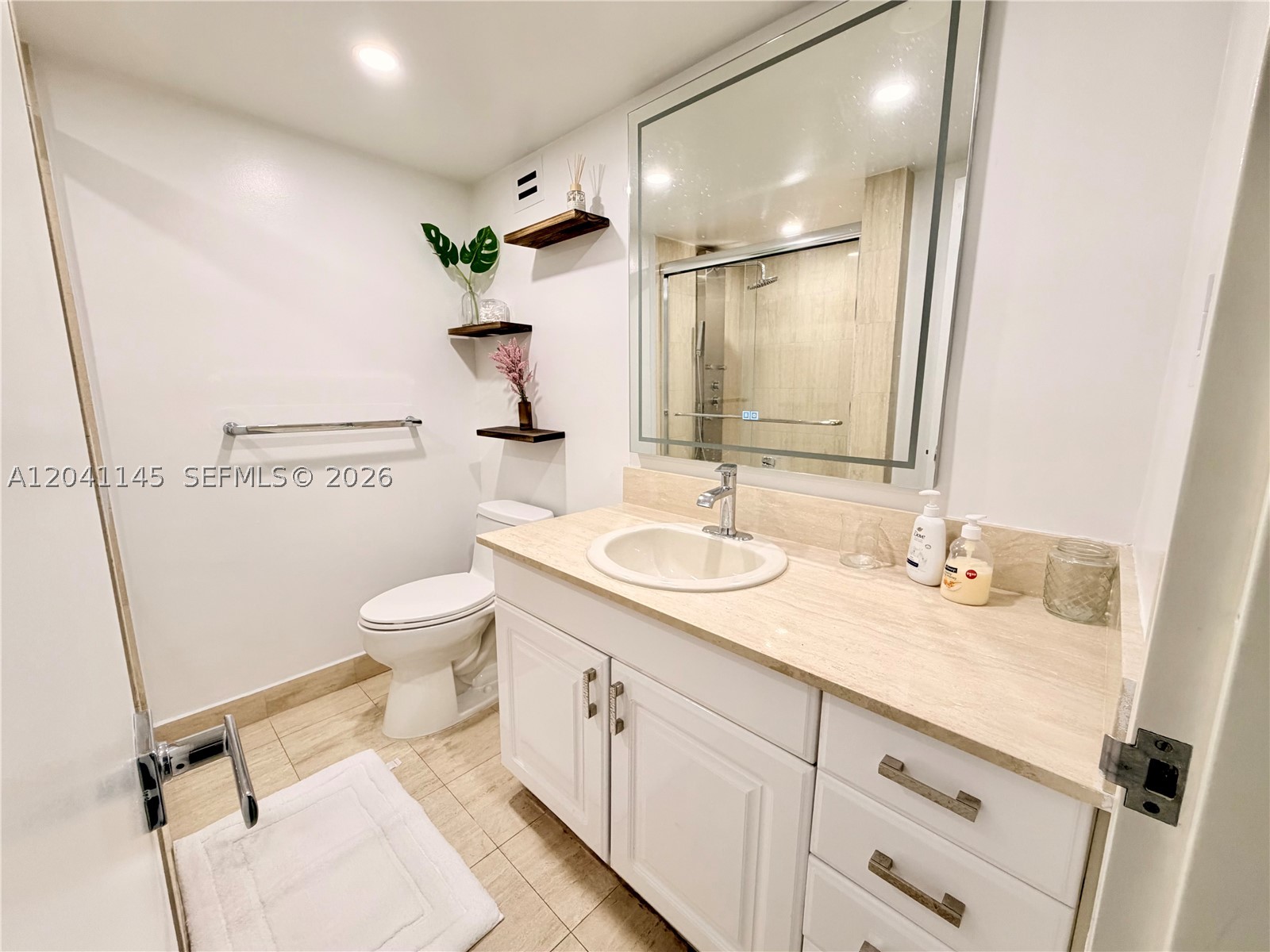 THE ALEXANDER CONDO - Residential