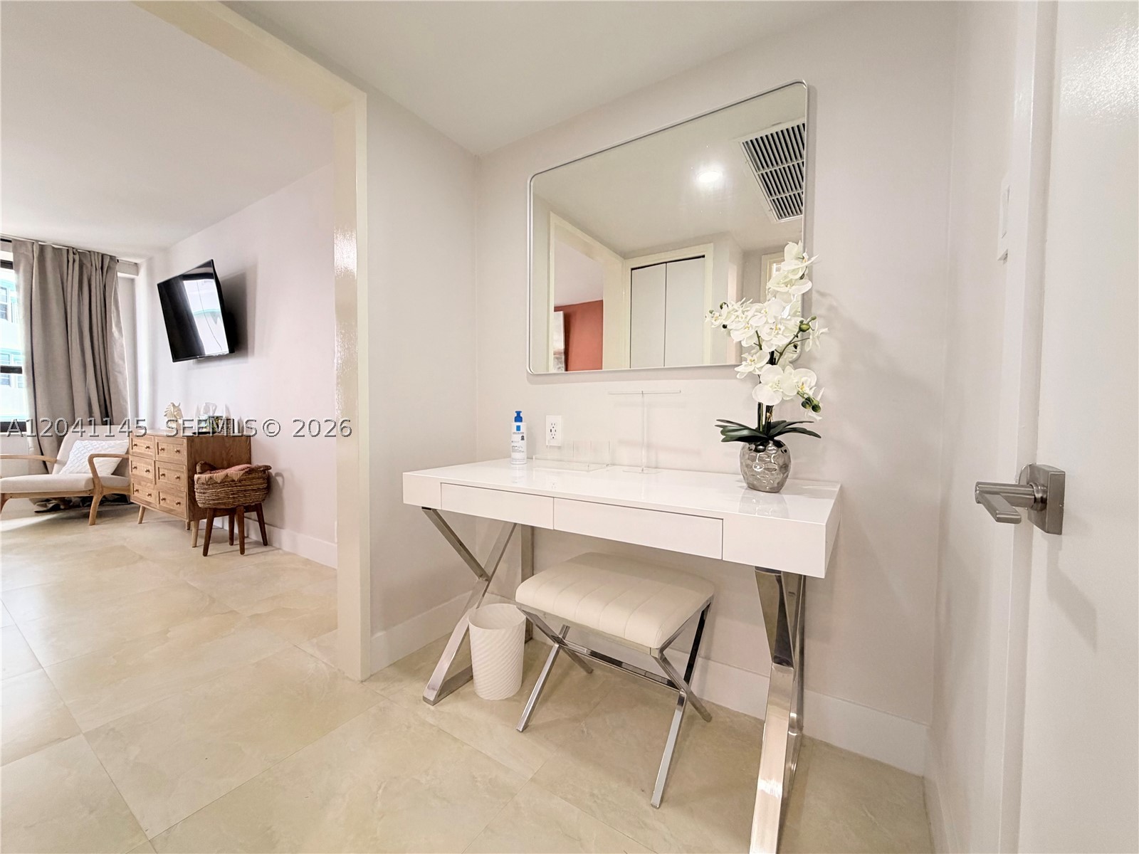 THE ALEXANDER CONDO - Residential