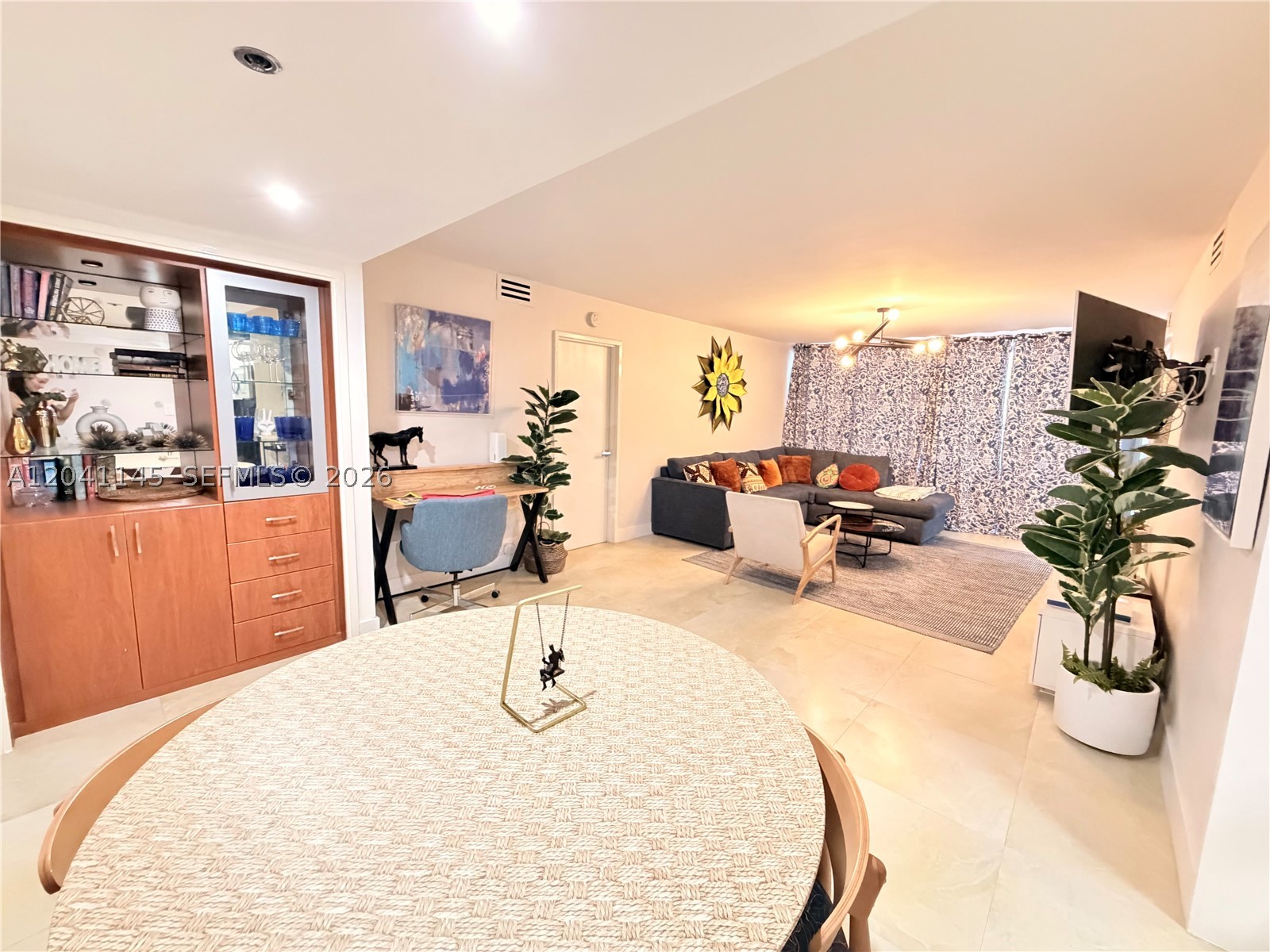 THE ALEXANDER CONDO - Residential
