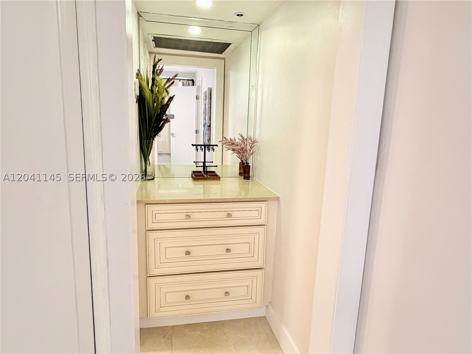 THE ALEXANDER CONDO - Residential