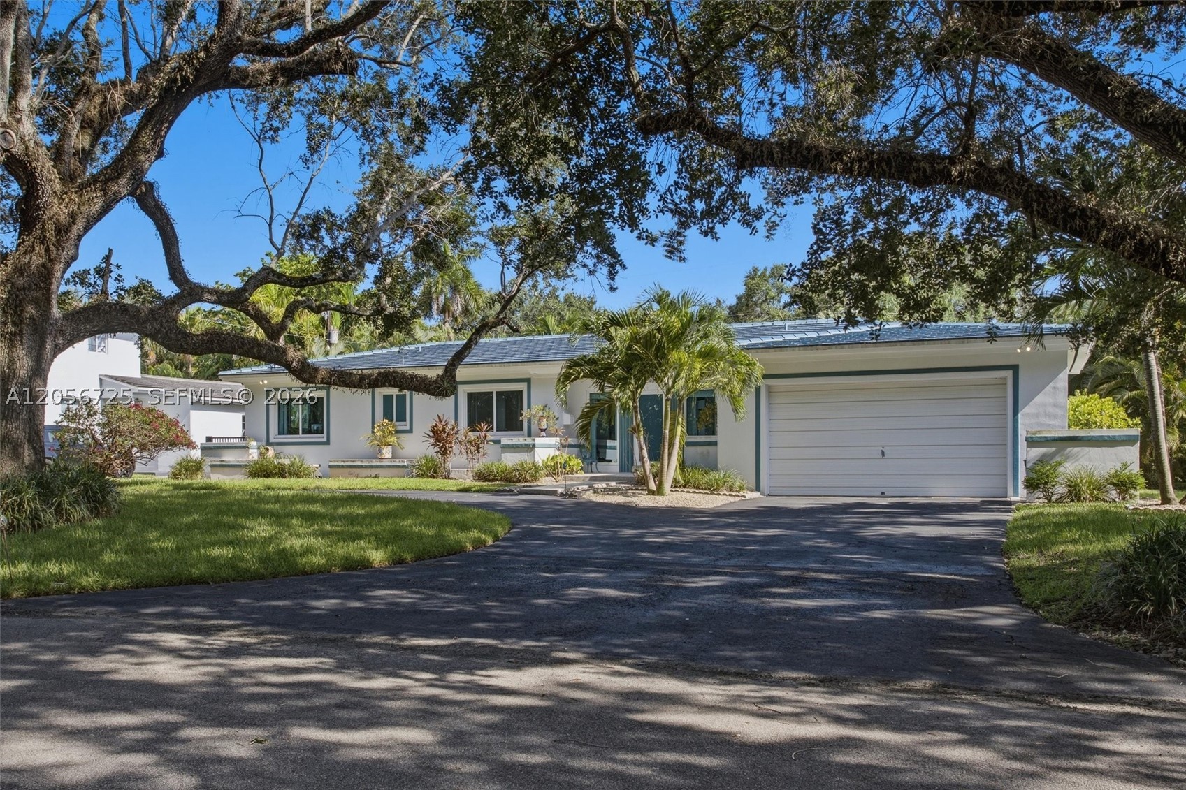 CORAL GABLES BISC BAY SEC - Residential