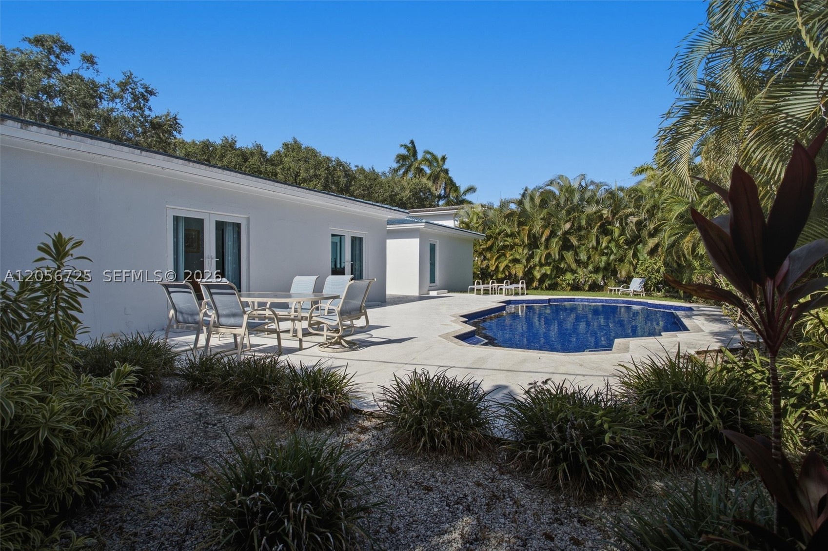 CORAL GABLES BISC BAY SEC - Residential