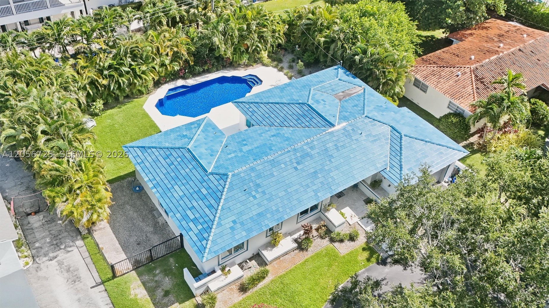 CORAL GABLES BISC BAY SEC - Residential