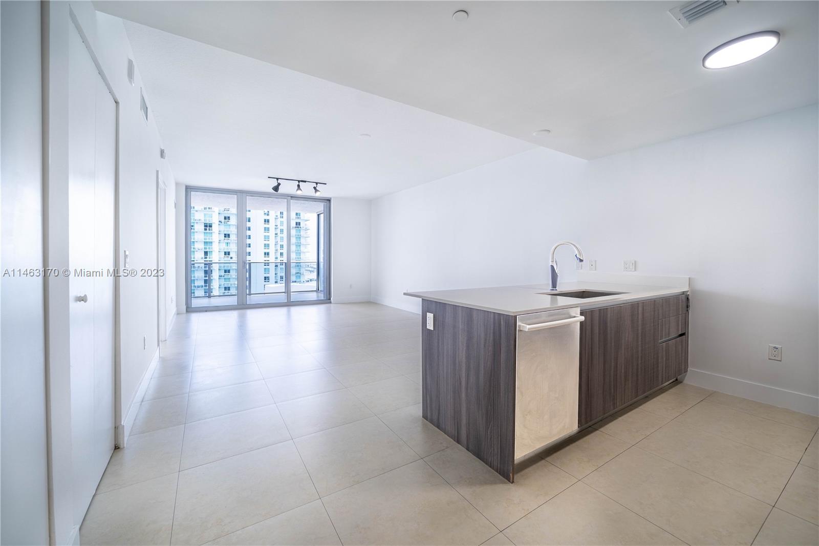 ARIA ON THE BAY CONDO - Residential