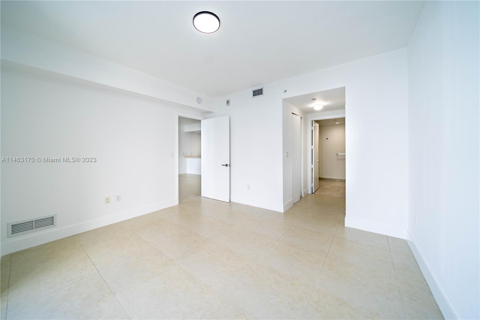 ARIA ON THE BAY CONDO - Residential