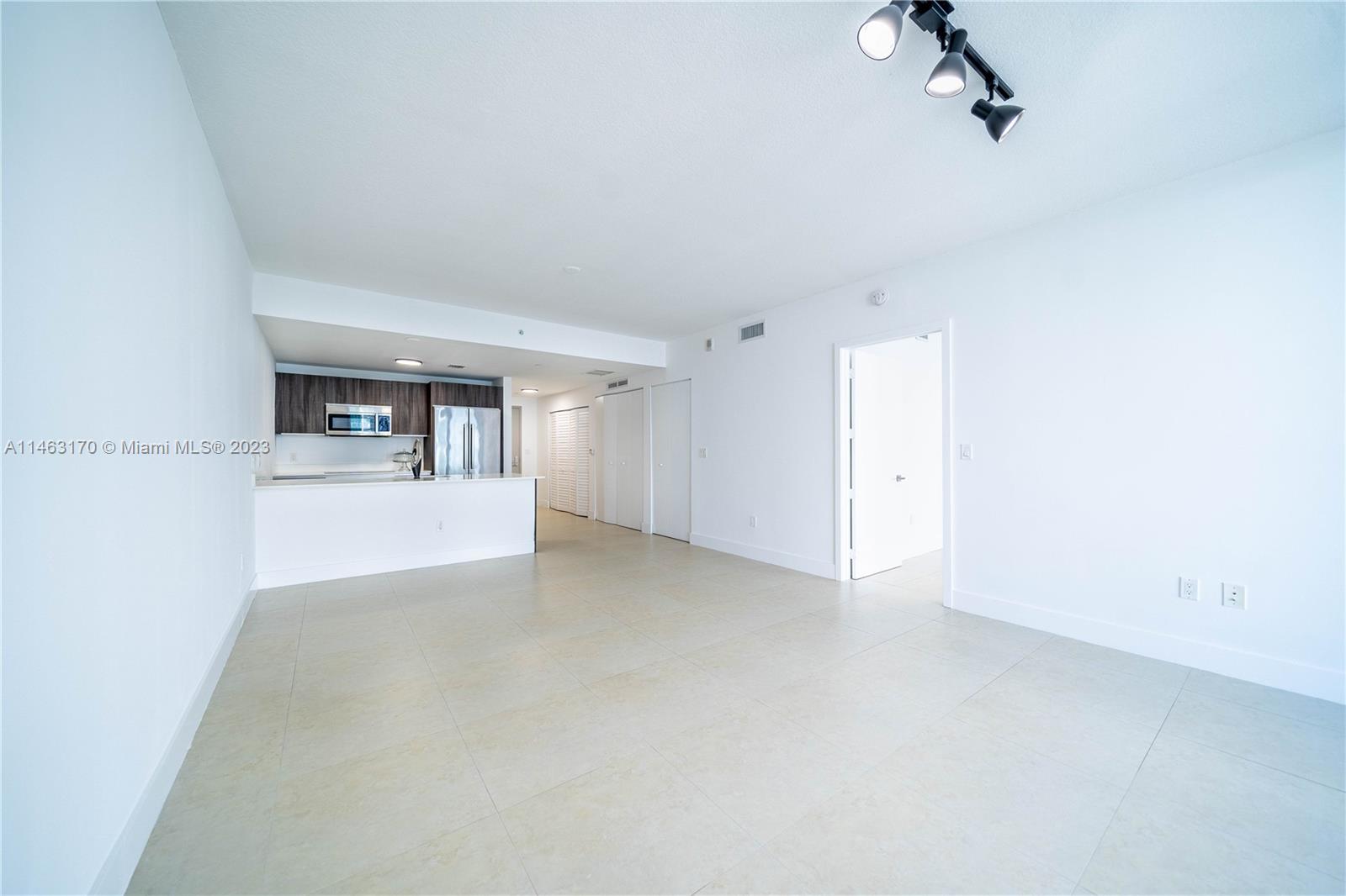 ARIA ON THE BAY CONDO - Residential