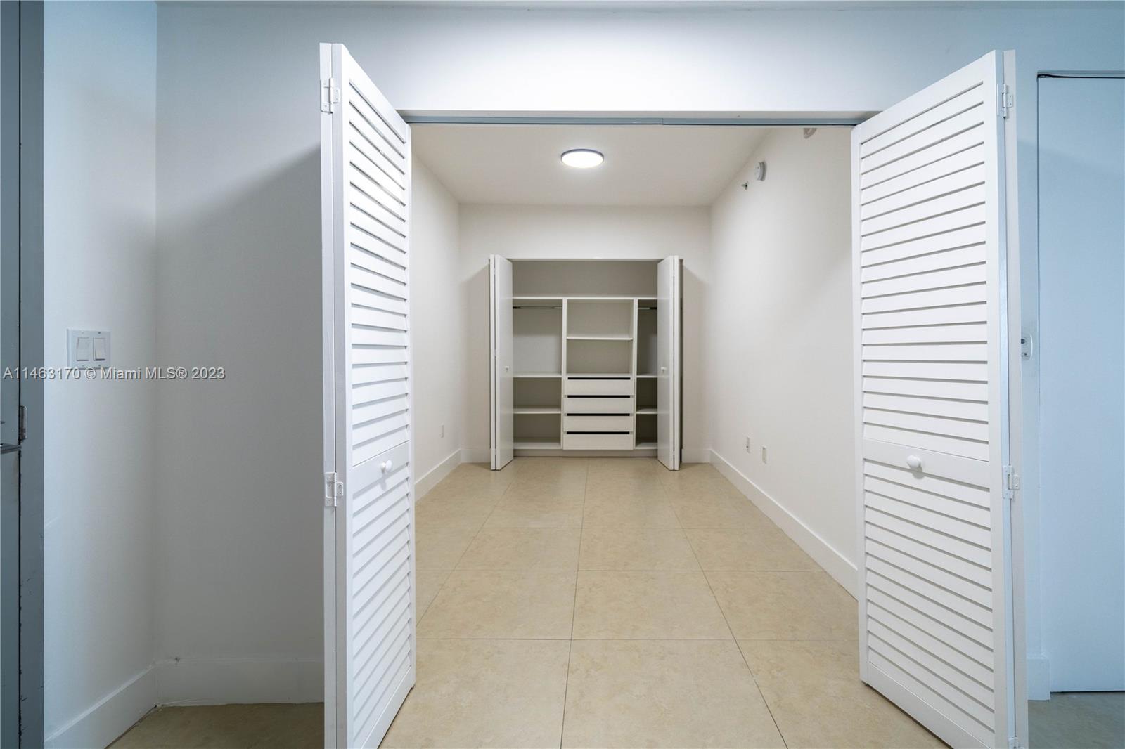 ARIA ON THE BAY CONDO - Residential
