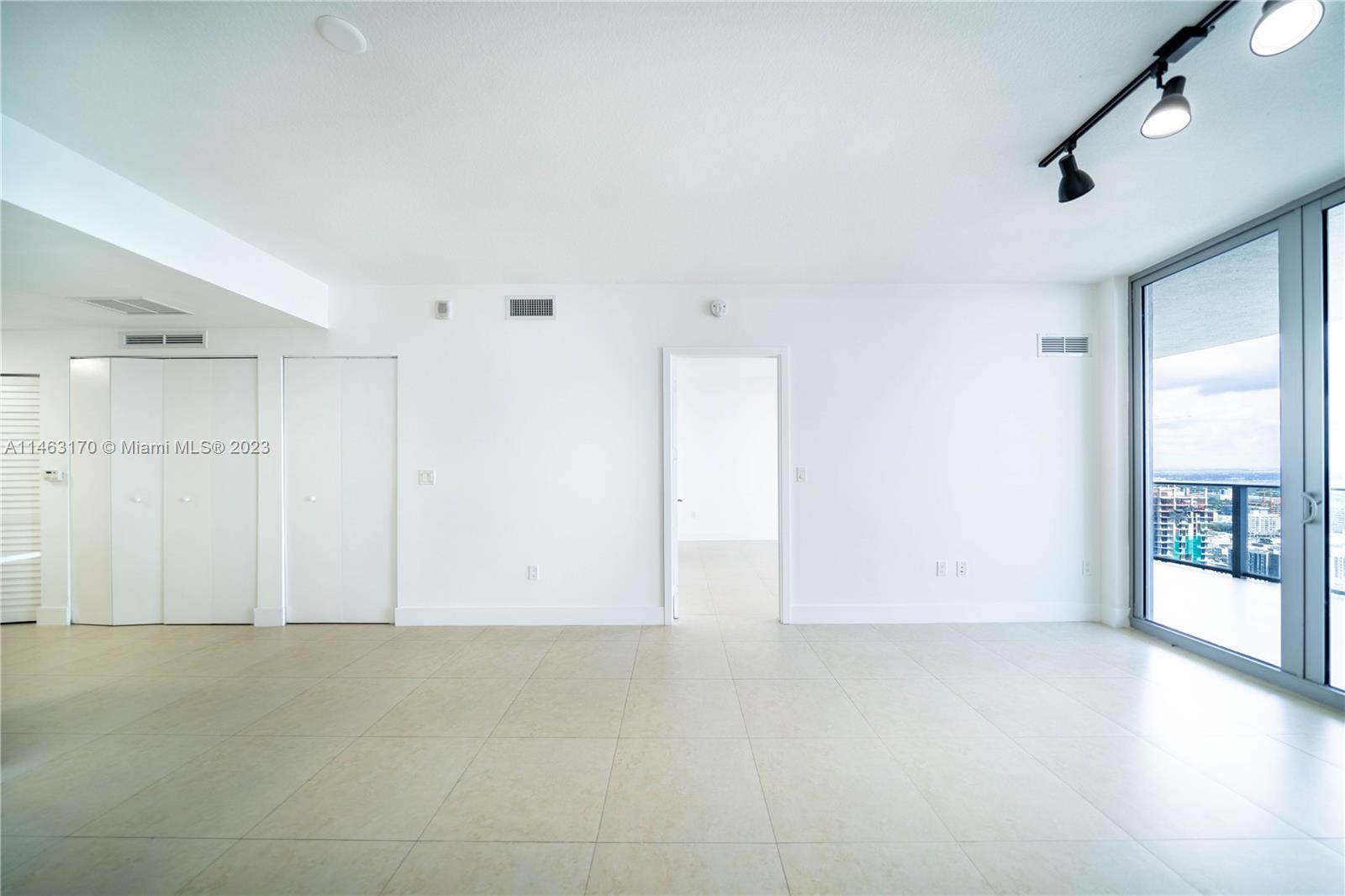 ARIA ON THE BAY CONDO - Residential