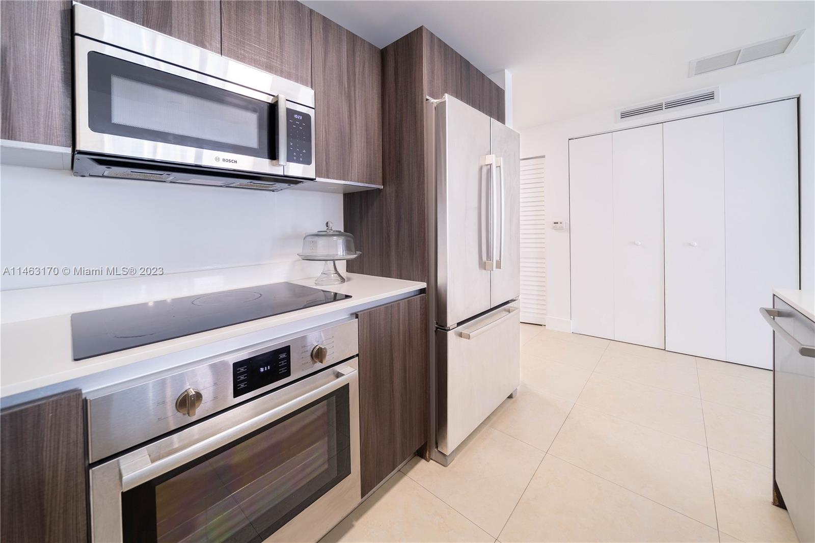 ARIA ON THE BAY CONDO - Residential