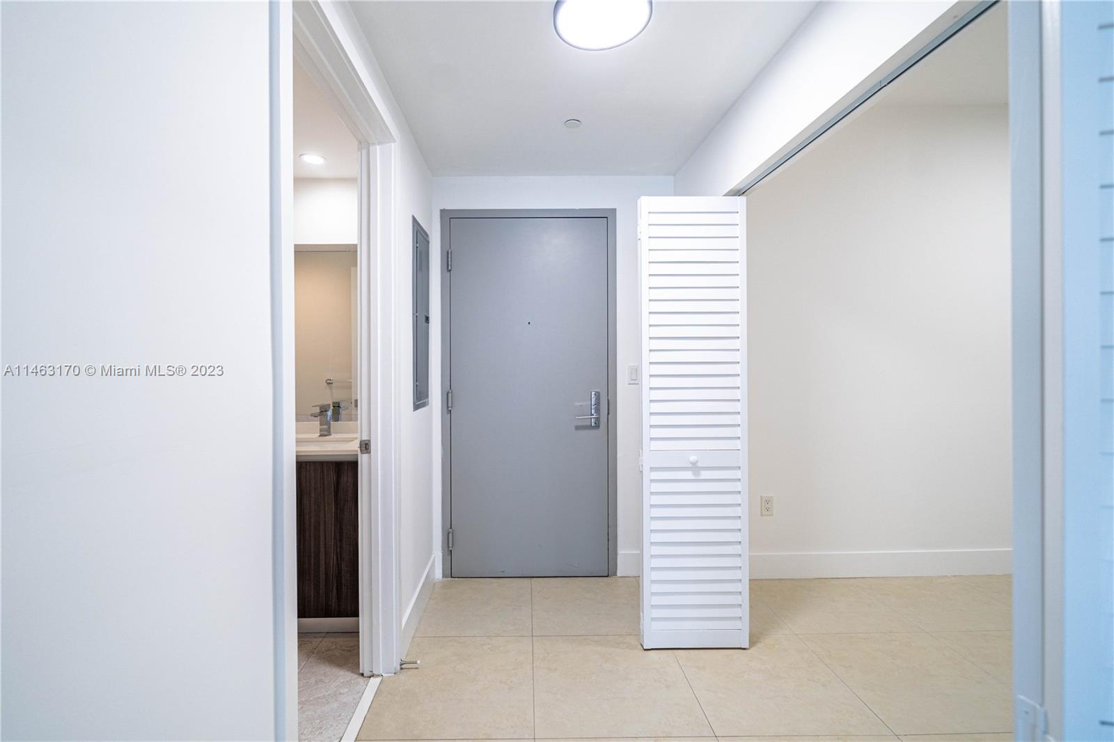 ARIA ON THE BAY CONDO - Residential