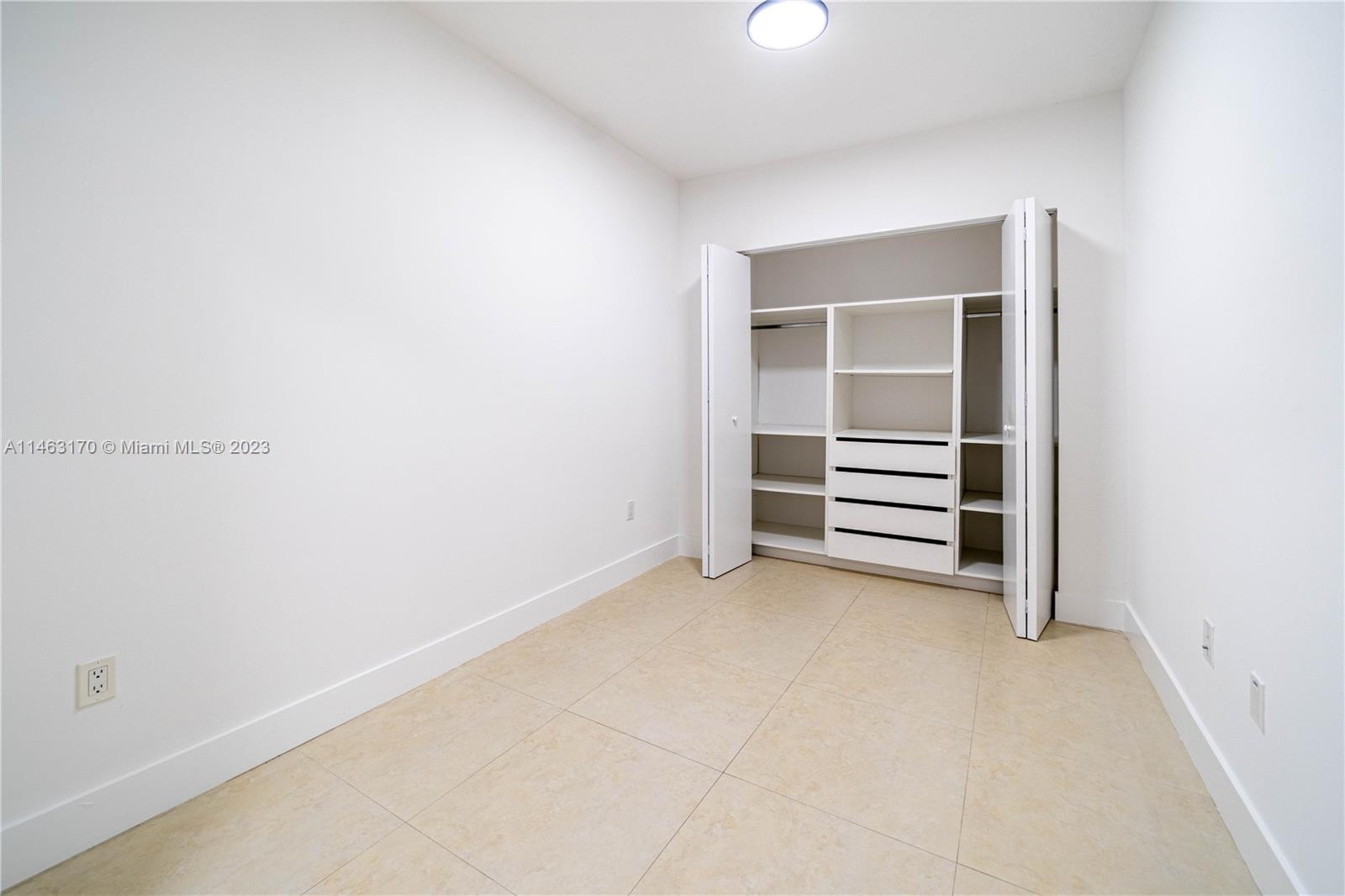 ARIA ON THE BAY CONDO - Residential