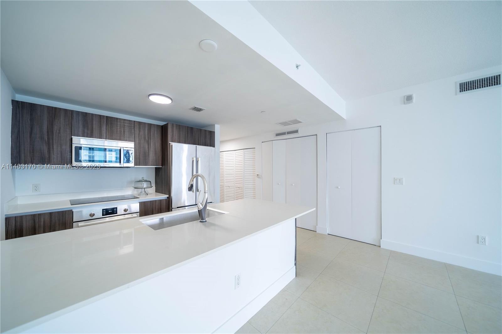ARIA ON THE BAY CONDO - Residential