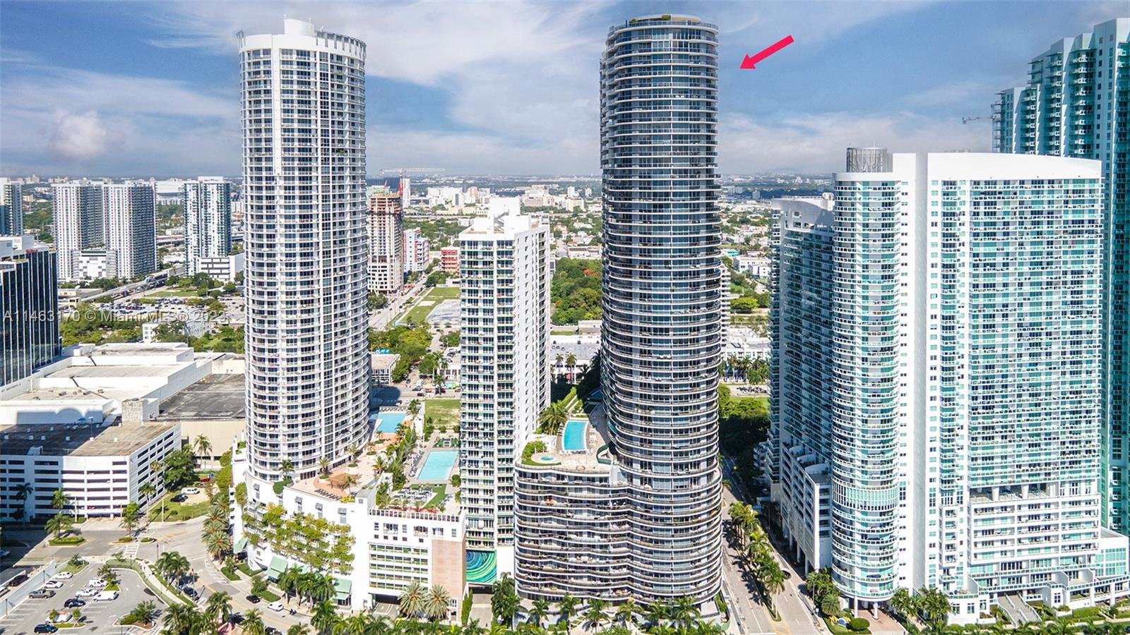Located on the 44th floor, this residence offers a breathtaking bay view and 1,224 sq. ft. of luxury. With 1 bedroom, DEN (conv. 2 BR), and 2 full baths, it's designed for comfort. Elegant porcelain floors, Italian cabinets, and quartz countertops enhance the living space. In a new building, it offers modern design and amenities, including 24/7 security, two large pools, a Jacuzzi, and stunning bay views. Plus, enjoy a private cinema, gym, and kids' playrooms. Experience bayfront living at its best. Don't miss this exceptional listing.