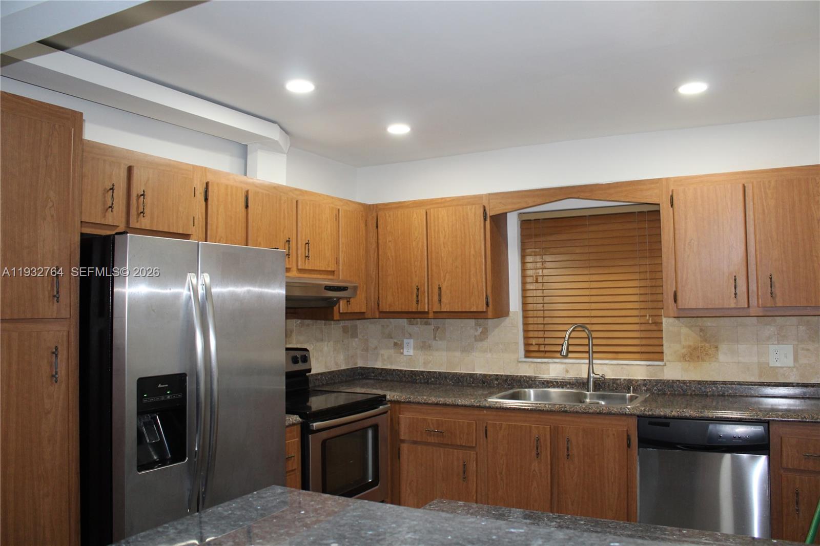 OAK HILLS CONDO NO V - Residential